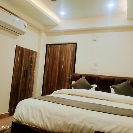 Hotel Abhinandan Ayodhya Exterior foto